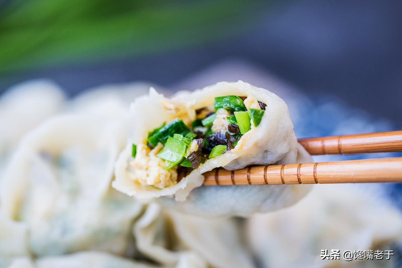 拌韭菜馅时：最忌放这3味料，10个人9个放，难怪饺子不鲜也不香