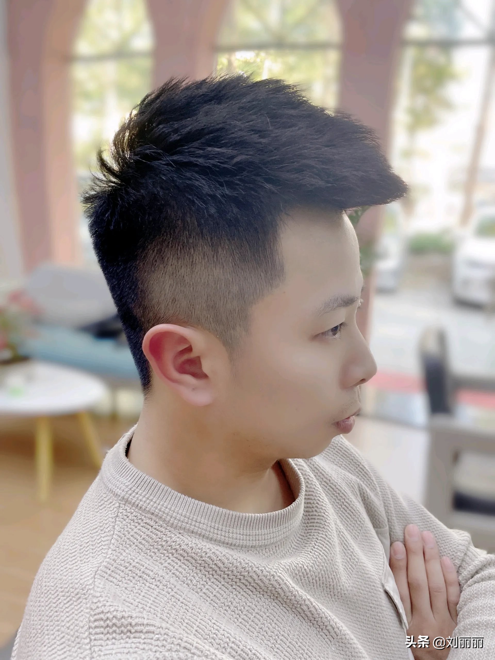 当下爆款男士发型有哪些?看看这19款,帅出新风采