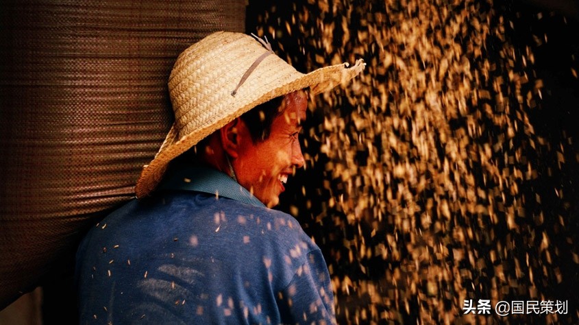 加快农业转移人口市民化，沦为二等公民的农民，迎来收账期？