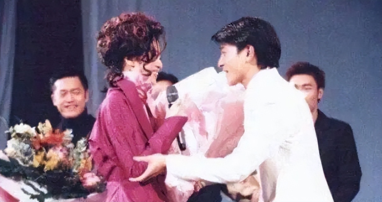 盘点圈内10对“走向陌路”的姐妹花，3对因为男人，各有各的故事