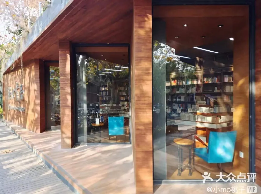 “最美车站”现身，2022上海网红打卡圣地，乘着地铁去旅行...