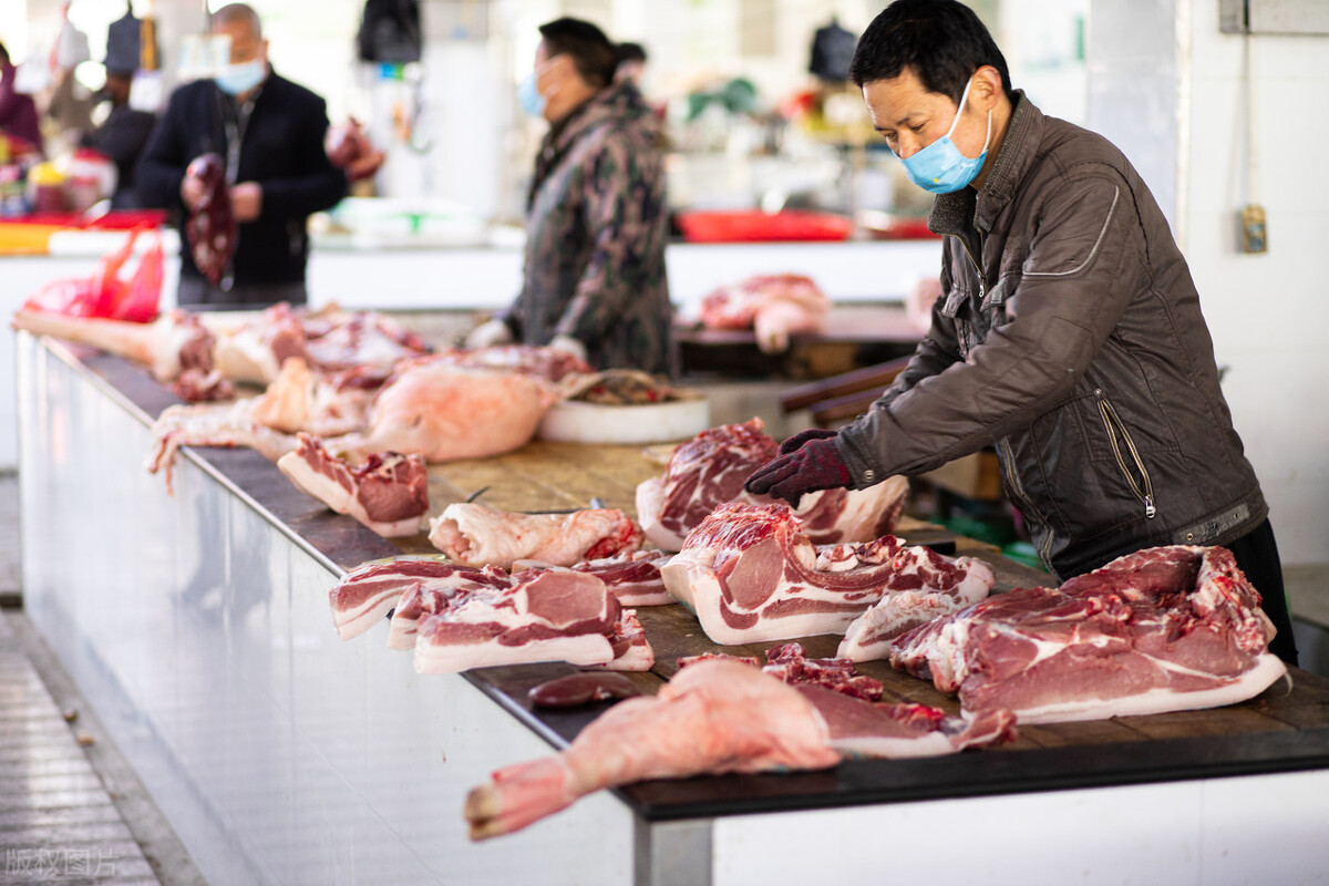 价格调整信息：3月19日，调整后的生猪、活牛、肉鸡收购均价