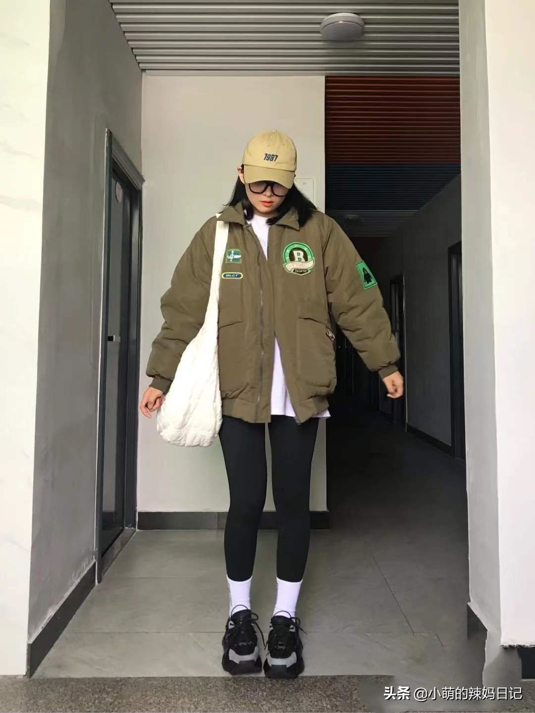 “瑜伽裤”算什么？“鲨鱼裤”才是真显瘦！配上羽绒服简直绝了