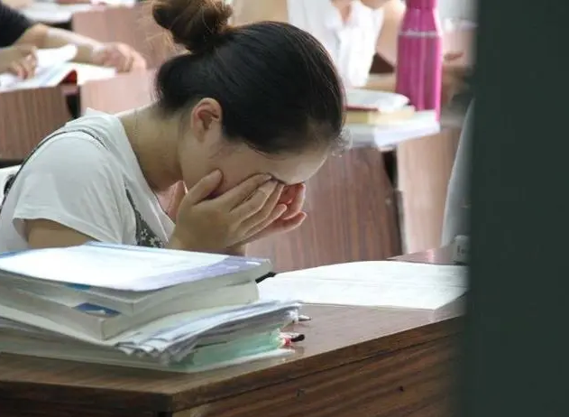 “非师范生不得从教”呼声高涨，有关部门回应，让师范生处境很难