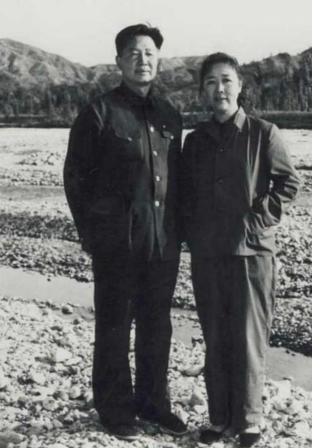 艺术家田华：与初恋丈夫爱一生，儿子去世当天她为何还去当评委？