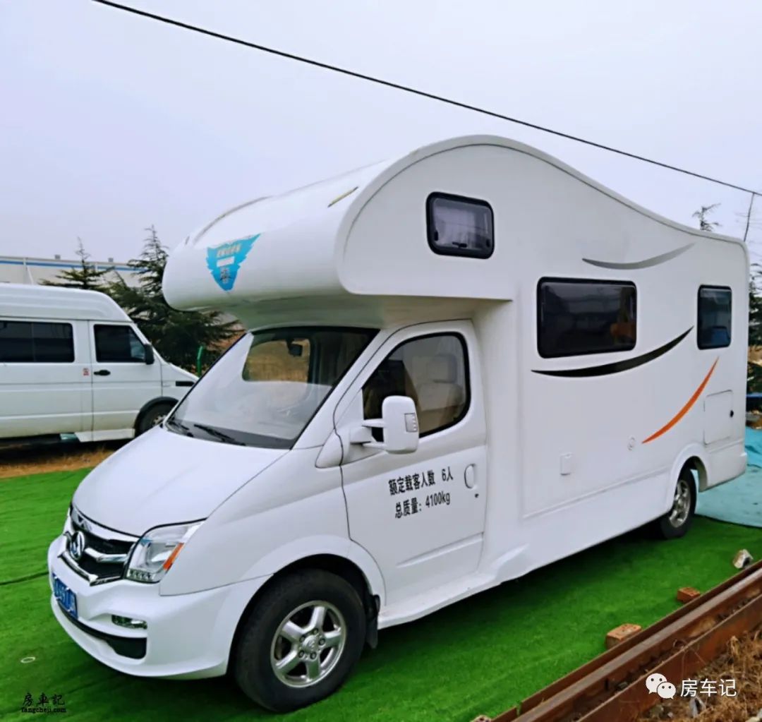 18年的大通C型房车！跑了3万多公里，报价20.8万