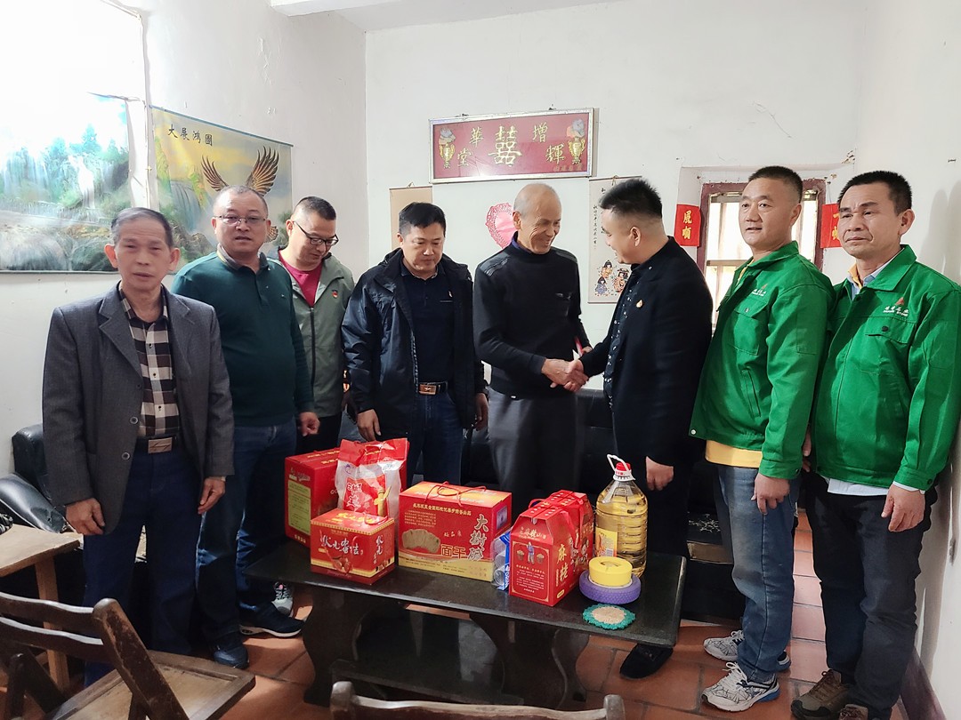 福建省漳州市：迎新春送温暖·人大代表心系困难群众
