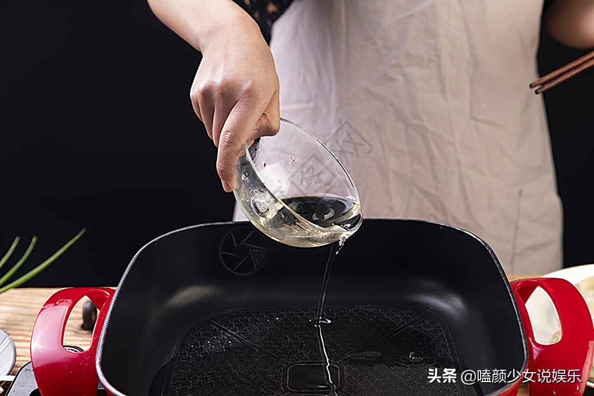 8位出道即巅峰的明星：一部剧爆红却没后续，有的一夜秒变素人