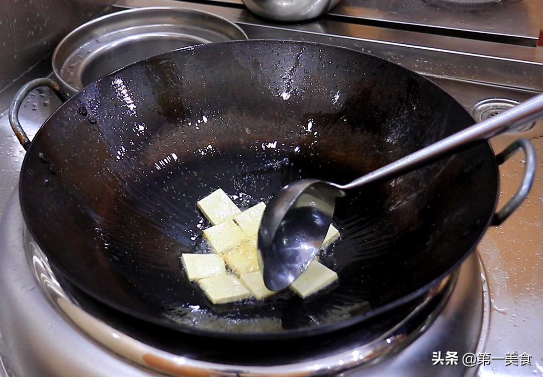 冬季干燥容易便秘，常给家人吃这6种食物，润肠通便，常吃又滋补