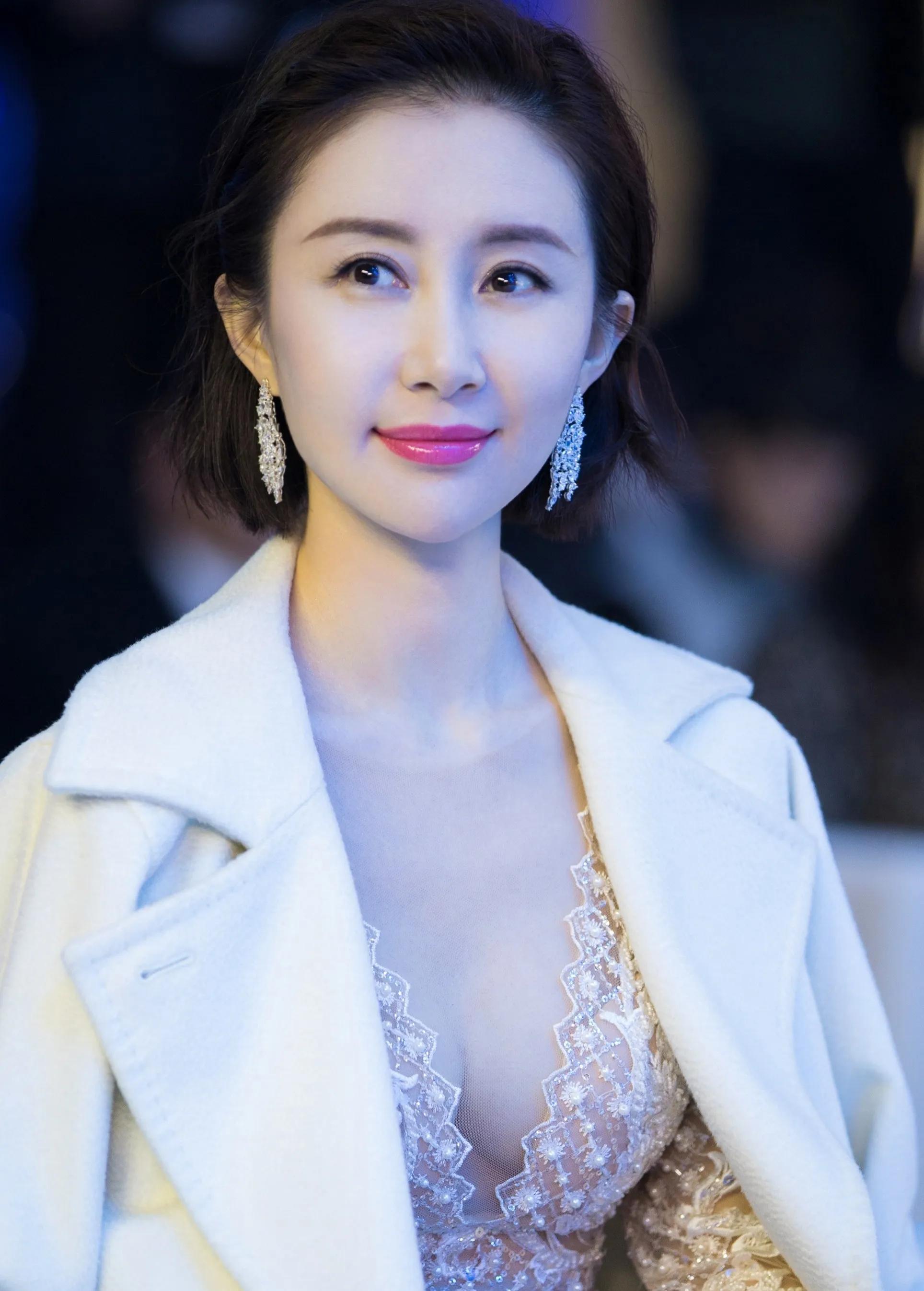 舒畅真是娱乐圈的一股清流，几乎没有绯闻