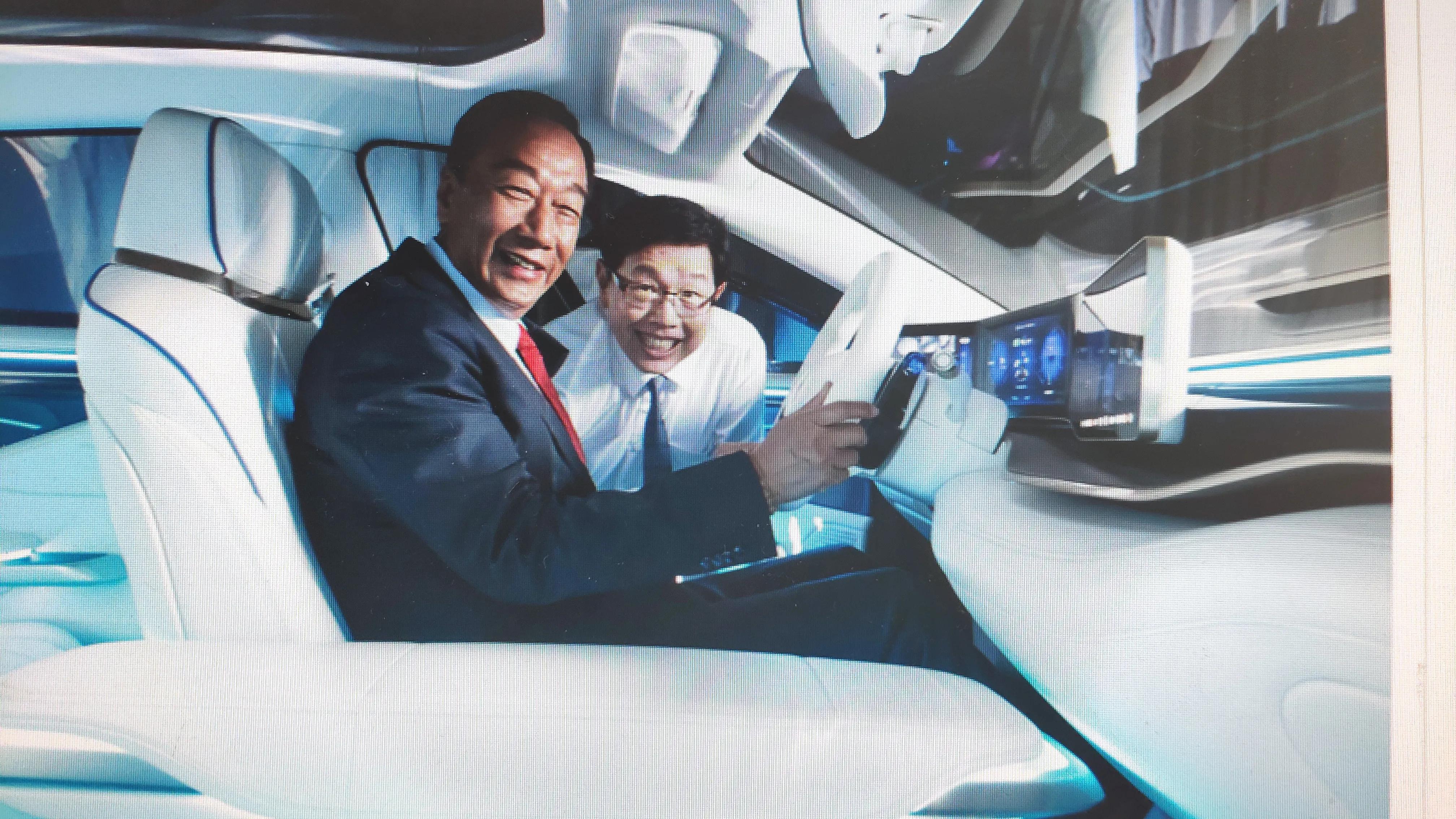 一气发布三款新能源车，续航已超700Km，富士康跟风之路到头了吗
