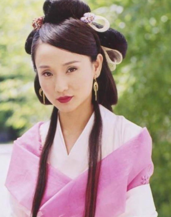 14位贤良的“妈妈专业户”女星，年轻时个顶个是美人坯子