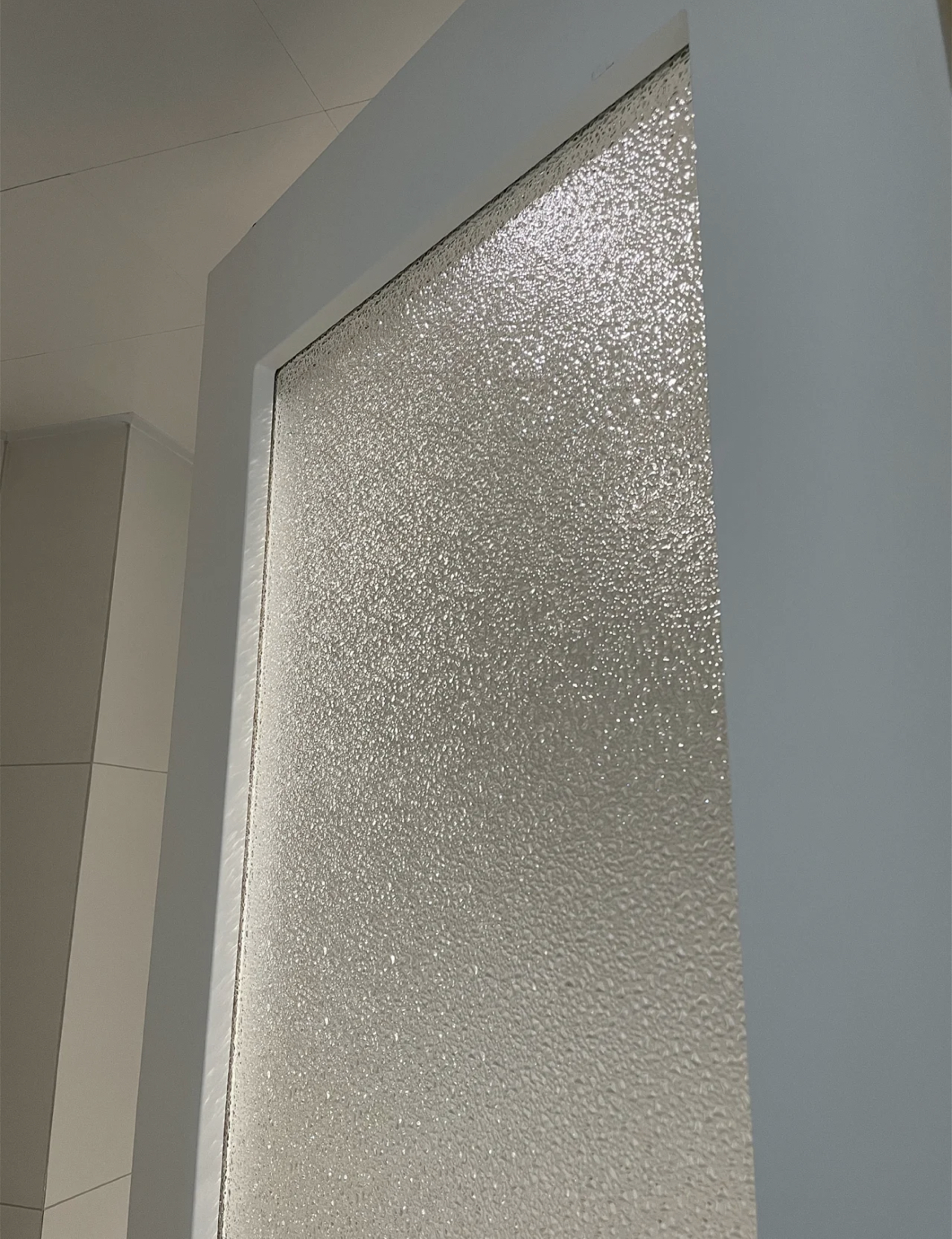 2,超白钻石玻璃