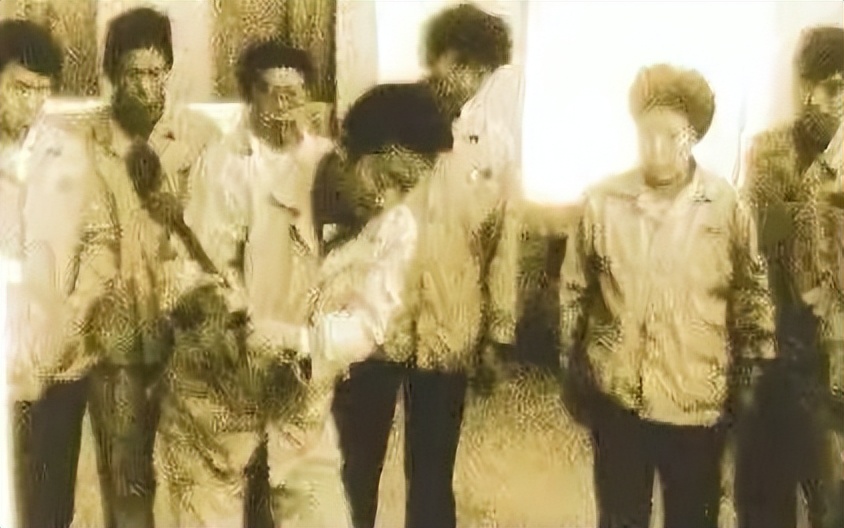 75岁的陶华碧：两个儿子，一个建烂尾楼，一个砸了“老干妈”招牌