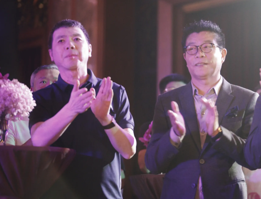 华谊王氏兄弟两人，挥金如土时有多辉煌，人走茶凉后就有多落魄