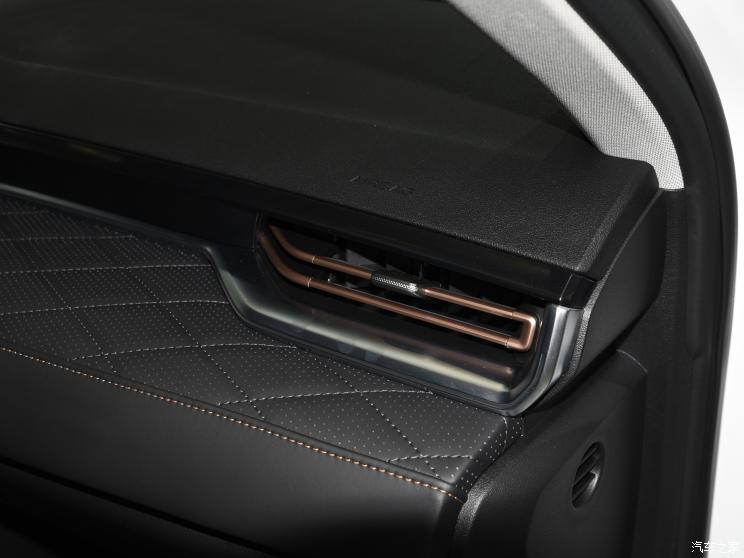 纯电续航也够长 图说魏牌拿铁DHT-PHEV