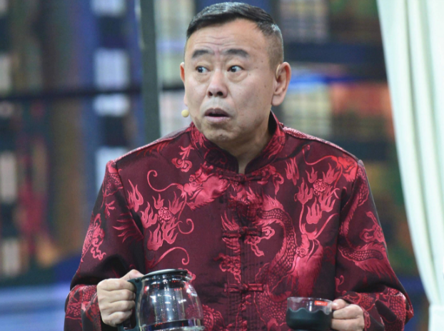 潘长江：走红后2次想抛弃同住8年厕所的发妻，发妻—句话让他醒悟