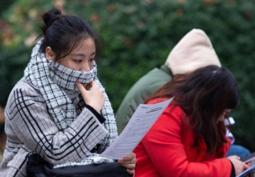 公务员“辞职信”走红，辞职理由引起同行共鸣，网友却直言太年轻