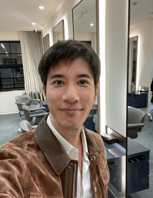 正面刚！By2晒受案回执否认与王力宏有染，李靓蕾：我提供证据
