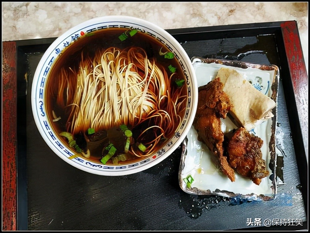 江苏十大名吃排行榜 江苏最有名的小吃你知道哪些 首选鸭血粉丝汤