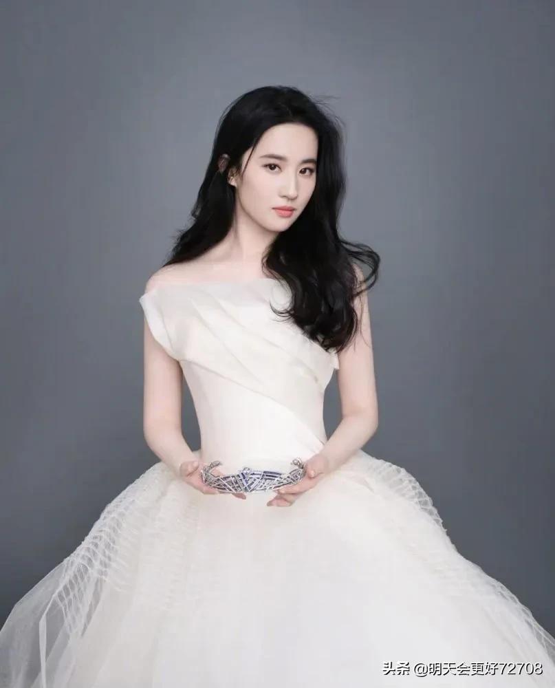 分享图片：刘亦菲惊艳写真照