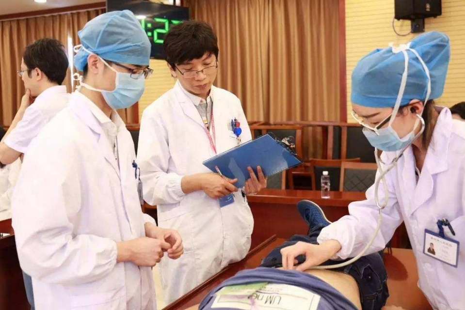 未来10年男生吃香的专业，不仅就业前景好，薪资待遇也很可观