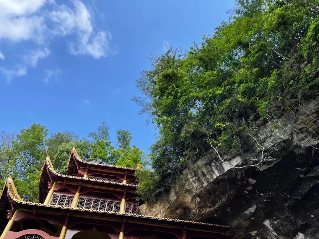 梵僧隐修 · 洞天奇观 | 俗称岩庵的天台山慈恩寺