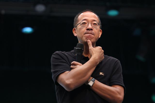 1998年，俞敏洪身中麻醉针，被抢220万现金，医生：普通人早死了