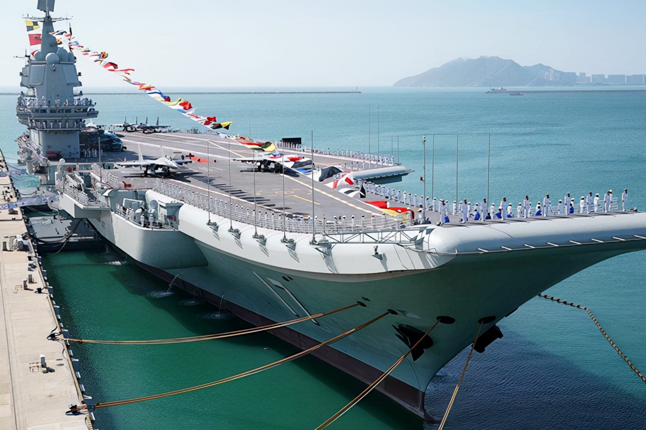 2022中日水面舰艇对比，现代海战中谁输谁赢？