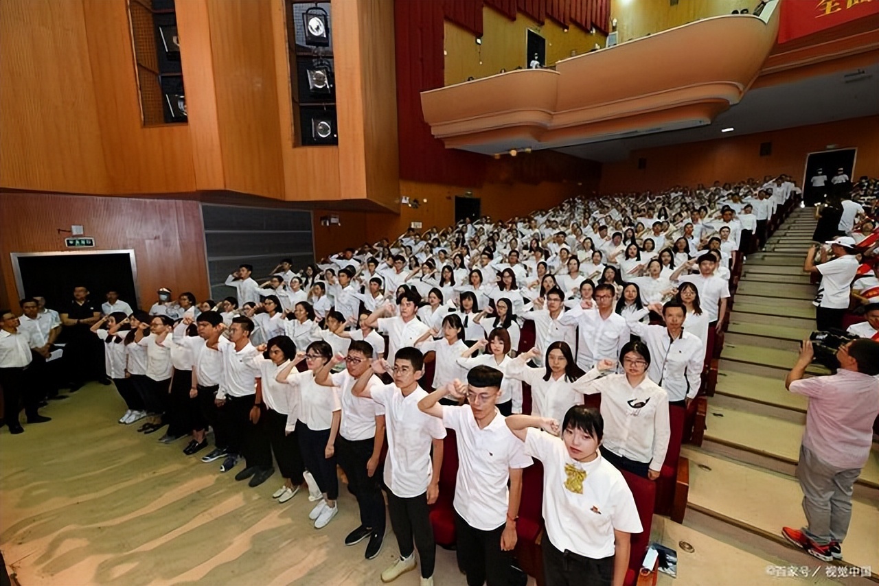 武汉大学附属学校招聘三类教师，其中一类年薪可达百万，心动吗？