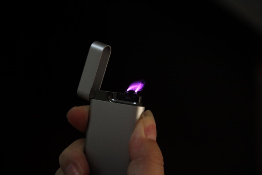 超薄高端+户外大风可点火，极蜂等离子电弧打火机初体验