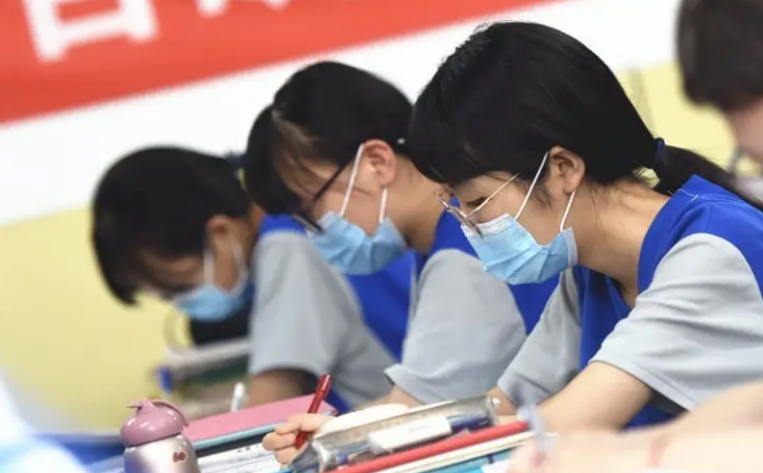 高三一模成绩370分，该走单招还是参加高考？听听过来人分析利弊