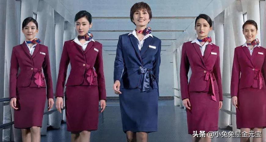 《中国机长》中的女乘务员，气质很出众