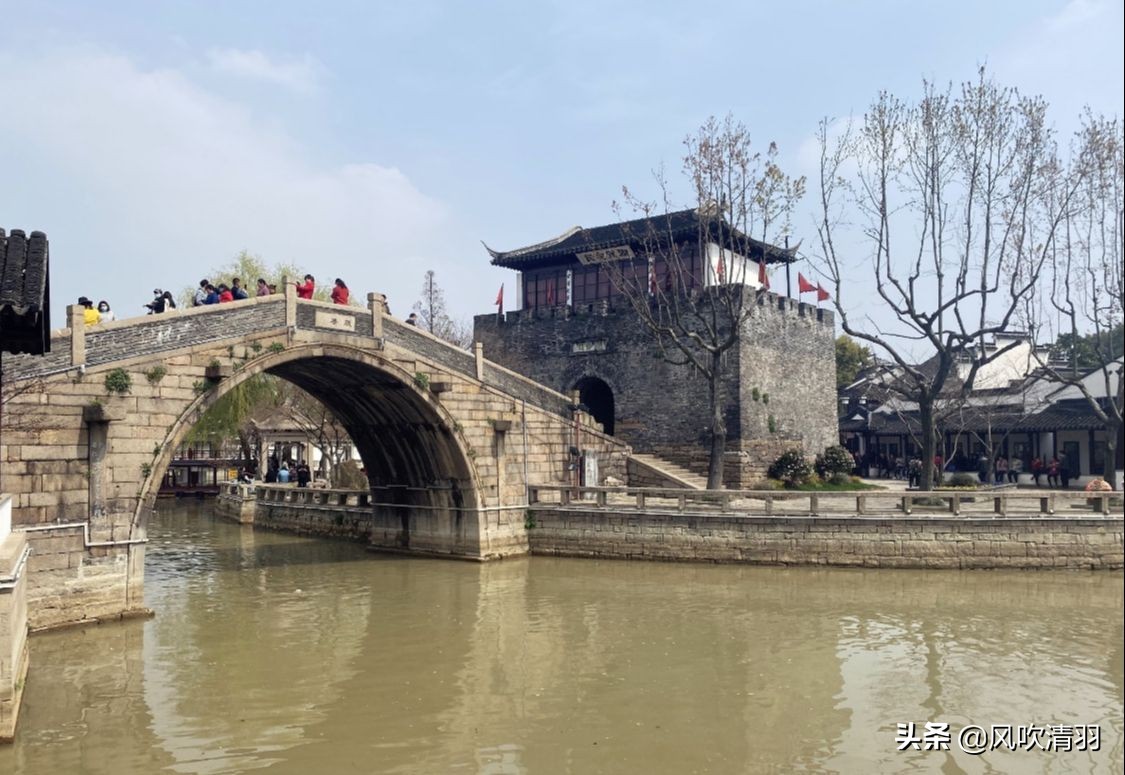 大年初一，中国人都喜欢逛寺庙烧香拜佛，香火最旺的还是这6个