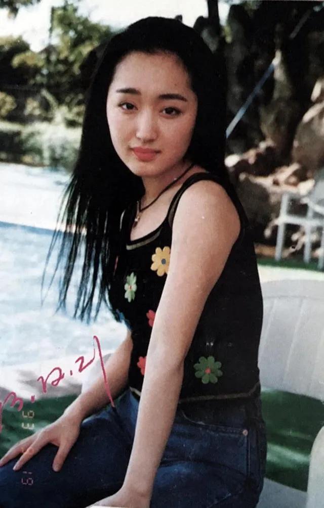 杨钰莹，几张不常见的照片