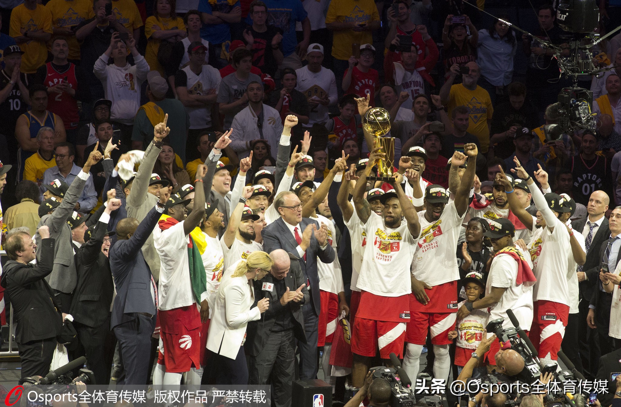 猛龙总冠军(历史上的今天之多伦多猛龙首夺NBA总冠军)