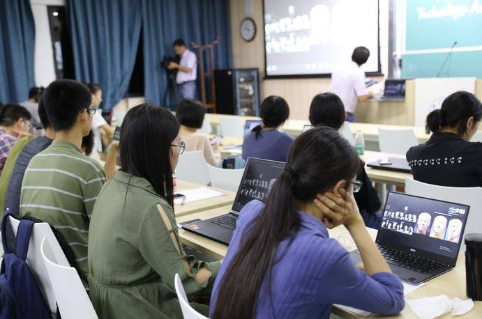 浙大多国混血美女校花火了，有才又有颜，网友：只可惜结婚了