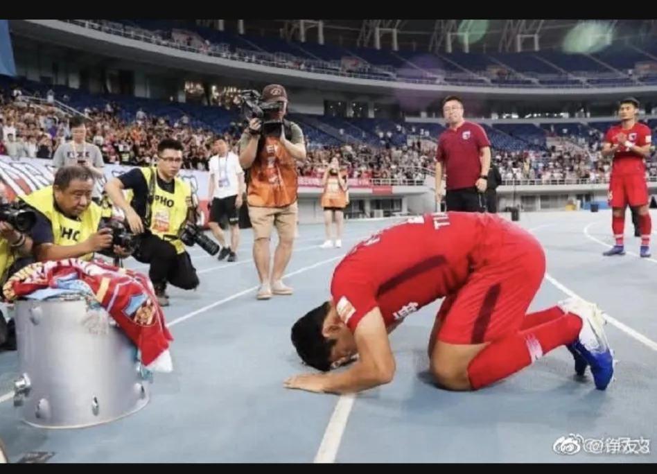 天津权健(天津权健缔造的神话终将是中国足球绚丽的烟花美丽而短暂)