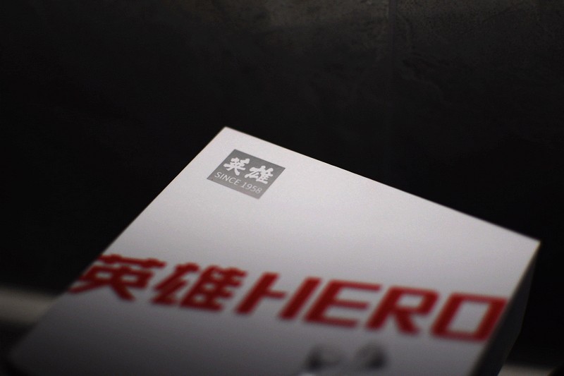 半入耳式 CVC8.0级降噪 HERO英雄G3蓝牙耳机