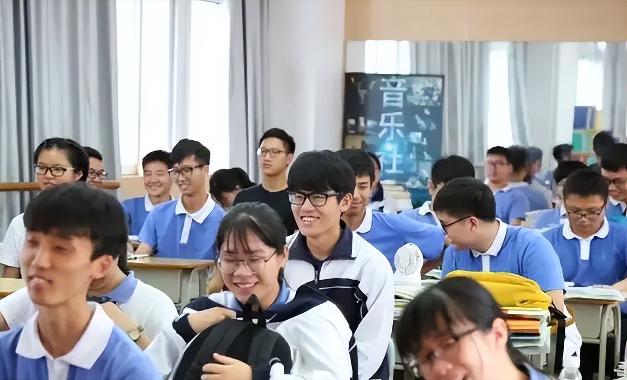 我国大学“八大等级”划分，普通学生考上第四级，已经算学霸了