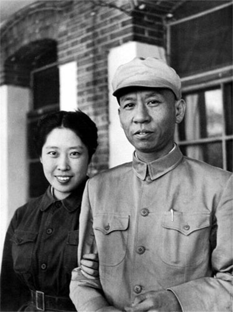 刘少奇访问巴基斯坦，一句有关中美的话翻译不敢翻，王光美：照翻
