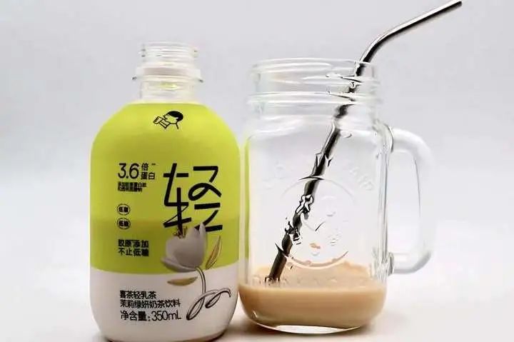8款减糖即饮奶茶对比，这两款原料品质高，口感更好