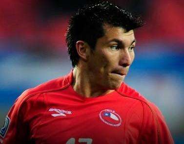 腾飞的安第斯雄鹰：智利足球历史最佳阵容，“双萨”和桑切斯领衔