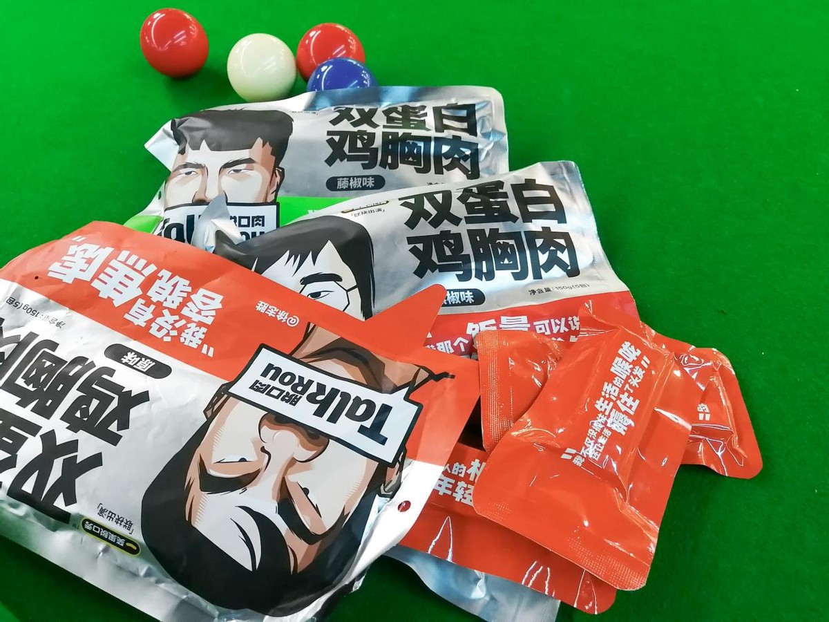 大口吃肉，也有八块腹肌，健身教练都这么吃