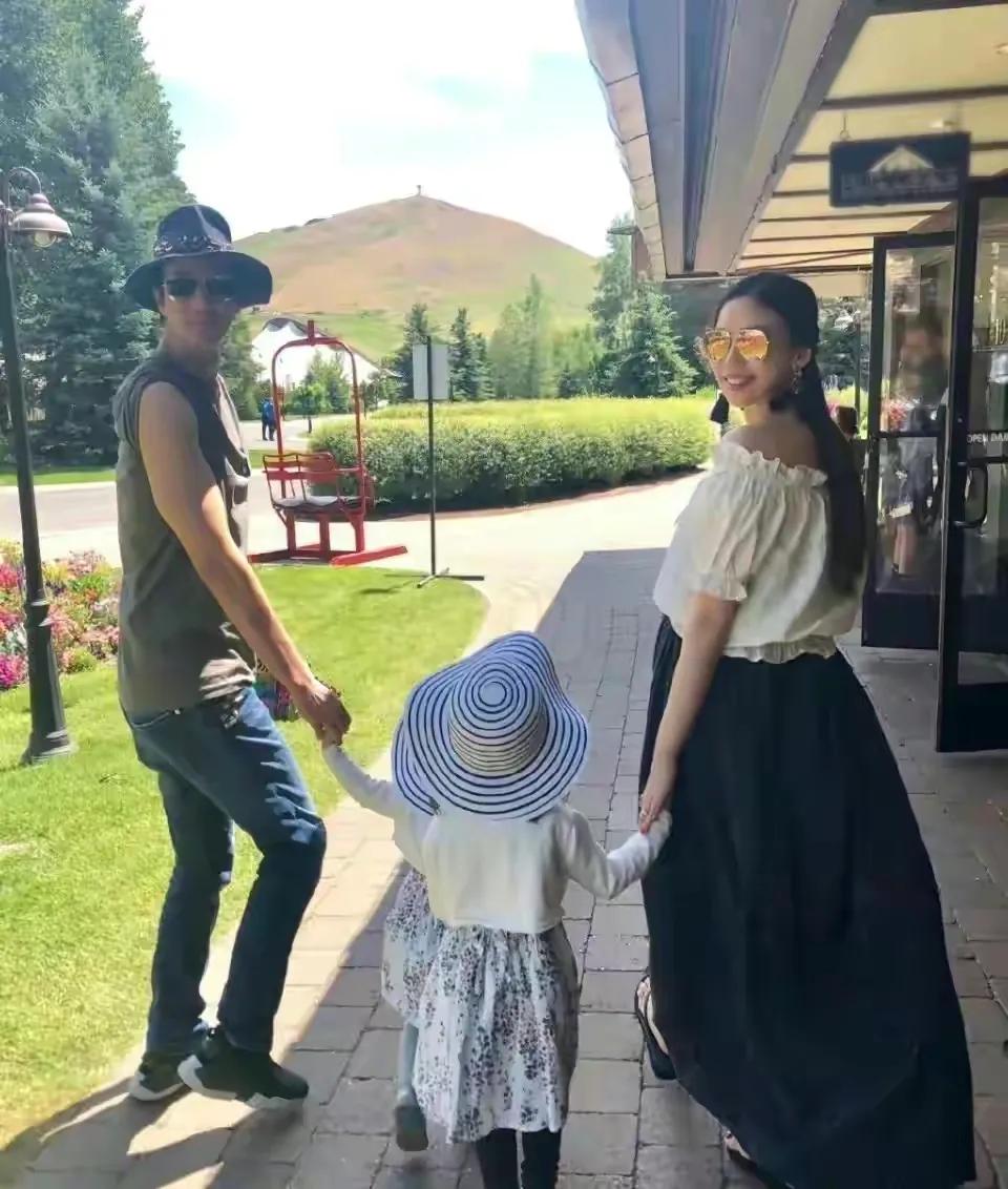 李靓蕾拒绝王力宏给的抚养费？我会告诉孩子，跌落谷底也能站起来