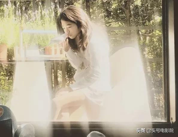 黄多多16岁戴金链涂眼影,爸爸萌娃早熟!曹格女儿11岁露肩画眼线