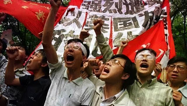 1999年中国大使馆被炸，3名同胞牺牲，中央：做好打仗的准备