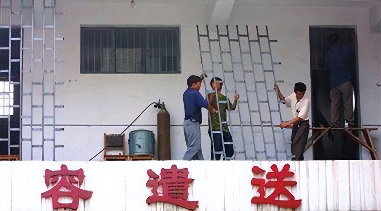 03年大学生因“三无”收容被害，涉案人员全部判刑，一项法规废除