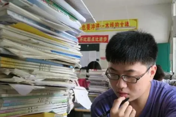 高考录取率高达90%，高中生却依旧“压力山大”，4点原因揭露真相