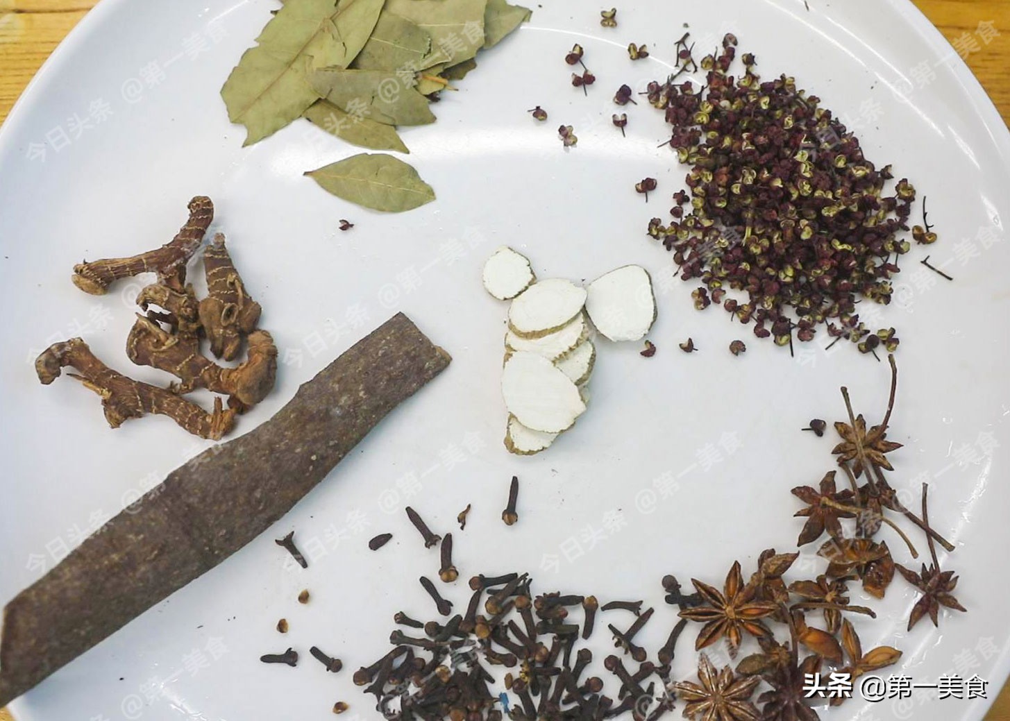 过年不用忙，4道菜提前准备好，来客随便切一下，上桌就是大菜